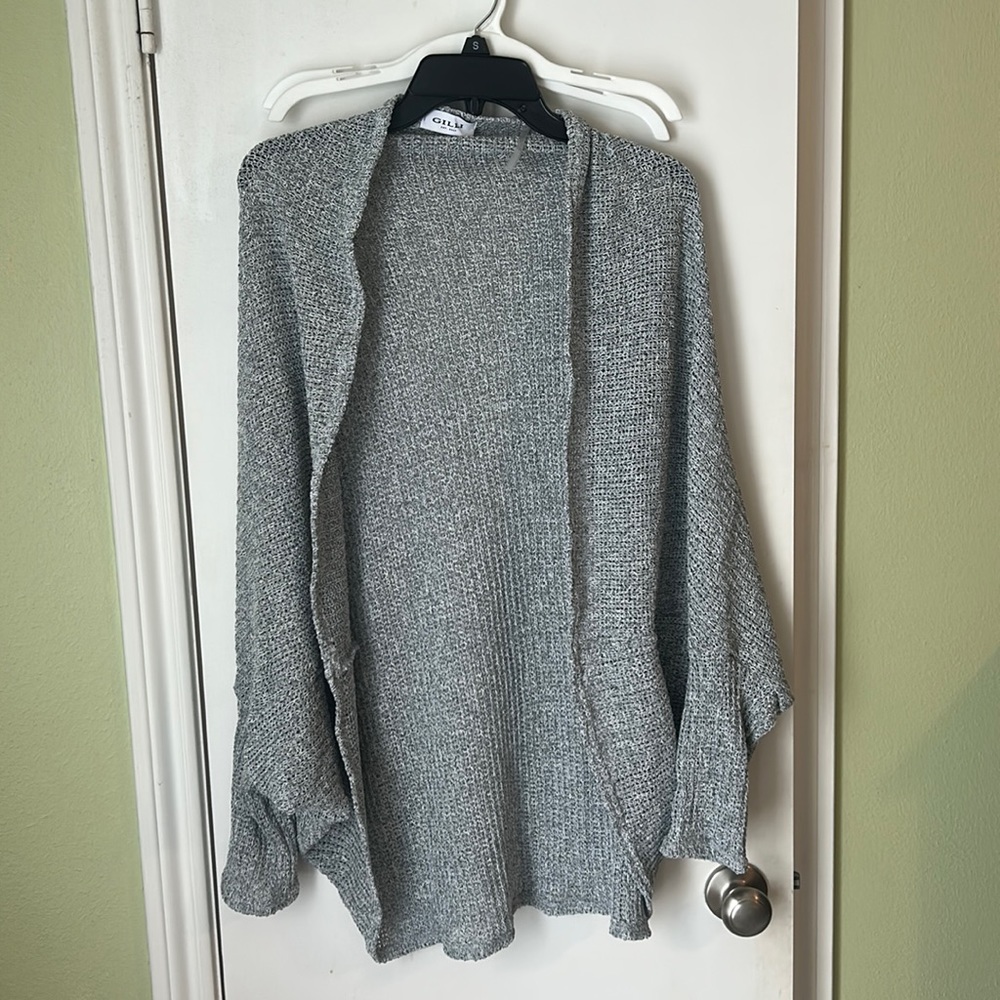 Adorable cocoon style sweater. Never worn. Size M/L